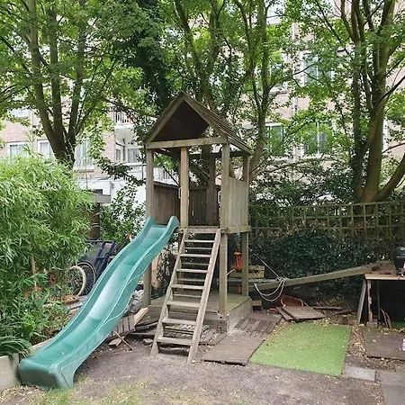 Apartment Met 2 Slaapkamers En Tuin In *
