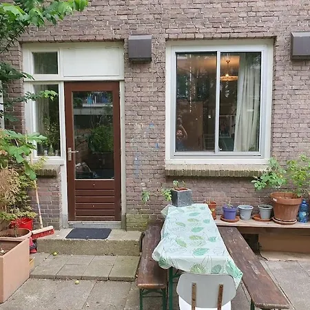 Apartment Met 2 Slaapkamers En Tuin In Amsterdam