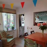Met 2 Slaapkamers En Tuin In * Amsterdam