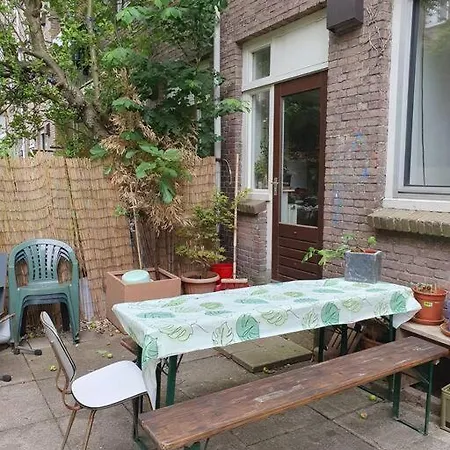 Daire Met 2 Slaapkamers En Tuin In Amsterdam