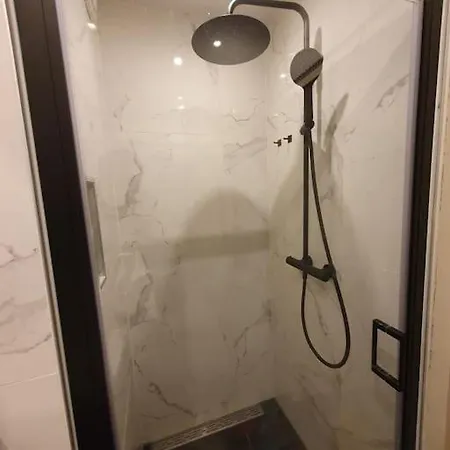 Met 2 Slaapkamers En Tuin In * Amsterdam